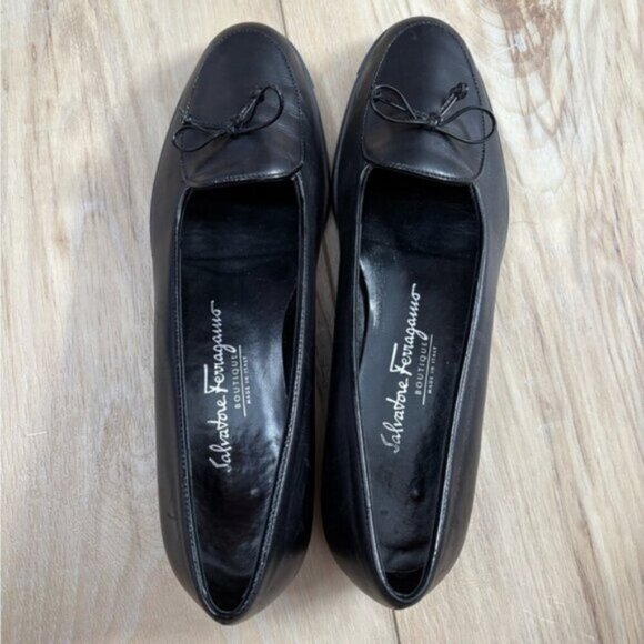 Like new - SALVATORE FARRAGAMO WOMANS FLAT LOAFERS - Leather Vara Bow Barrette - Picture 9 of 9